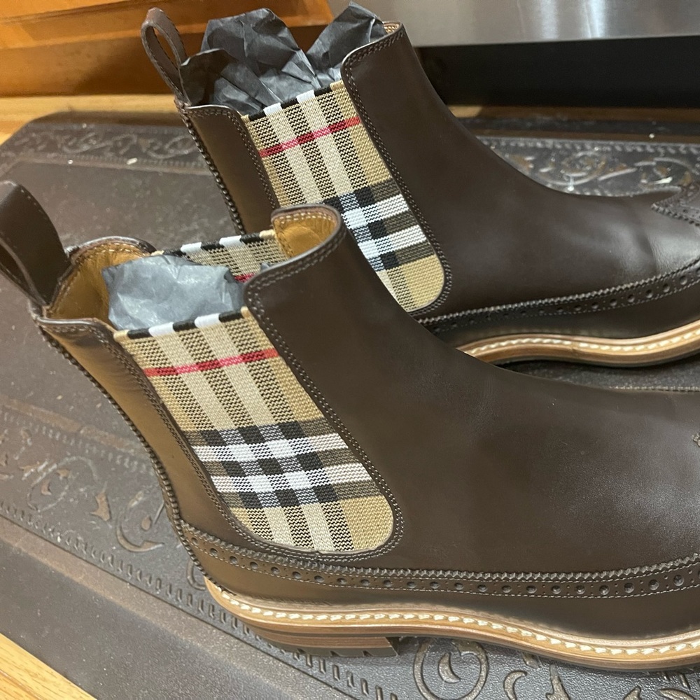 Burberry Men’s Atlas Vintage check panel leather boot